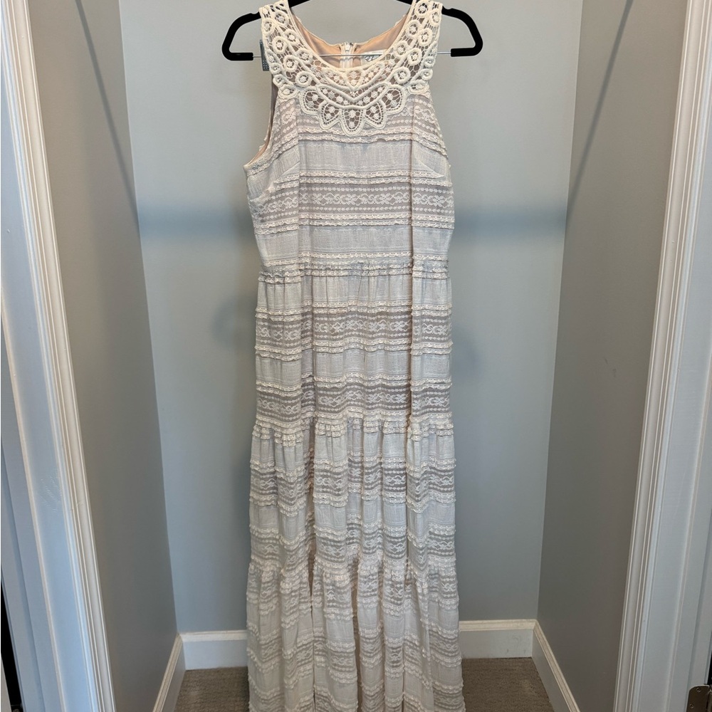 Eliza J Lace Maxi Dress in Cream and White